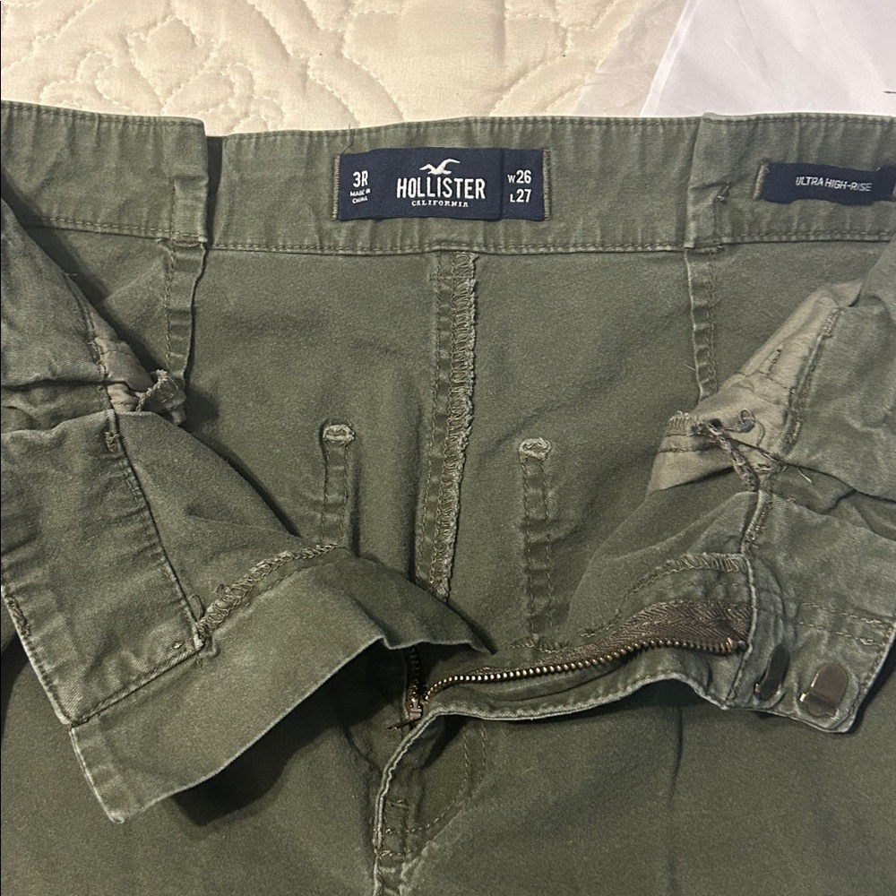 Hollister Khaki Green Trousers - Picture 6 of 6
